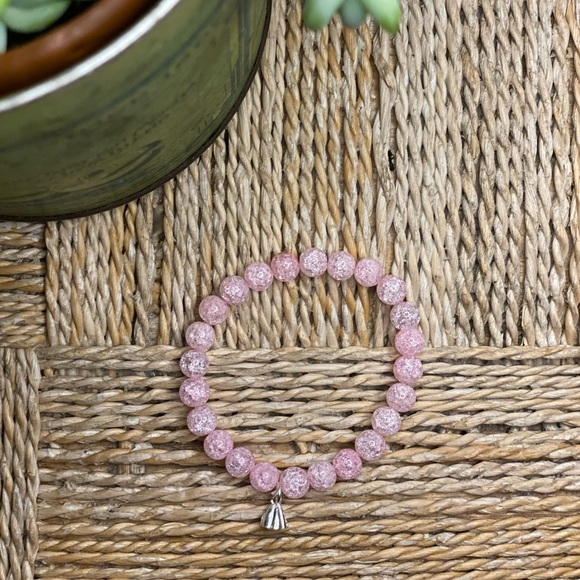 cute pink crackle quartz bracelet with sterling silver lotus charm - Picture 2 of 2